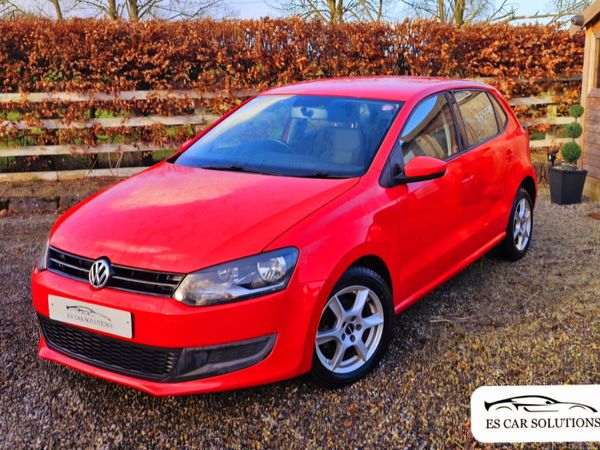 Volkswagen Polo Hatchback, Petrol, 2014, Red