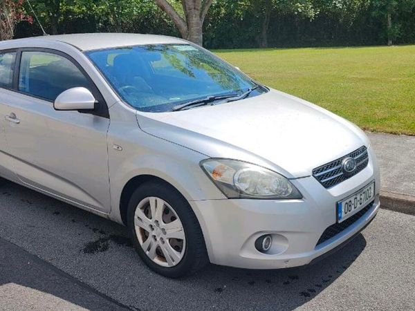 Kia Ceed Hatchback, Petrol, 2008, Silver