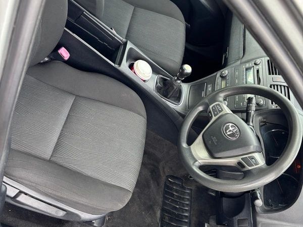 Toyota Avensis Saloon, Diesel, 2009, Grey