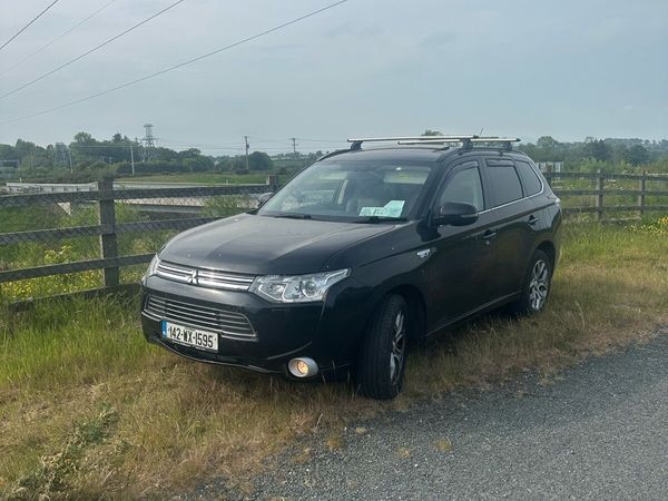 Mitsubishi Outlander SUV, Petrol Plug-in Hybrid, 2014, Black