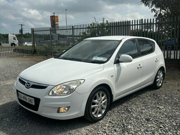 Hyundai i30 Hatchback, Diesel, 2008, White