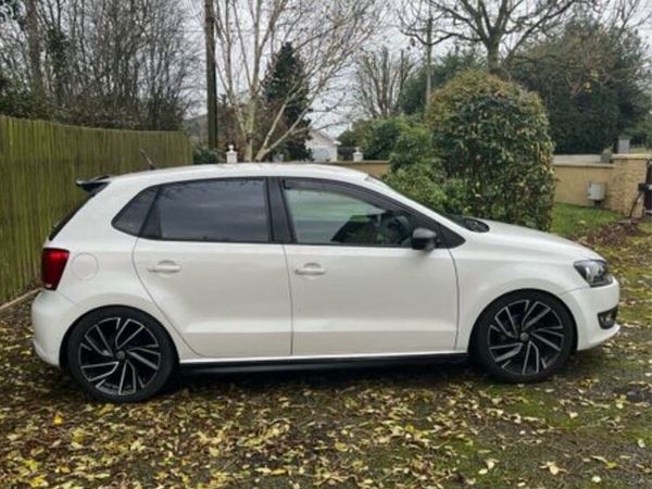 Volkswagen Polo Hatchback, Petrol, 2010, White