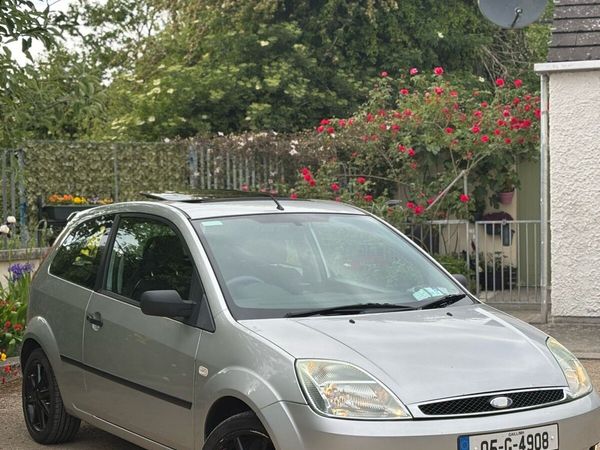 Ford Fiesta Hatchback, Petrol, 2005, Silver