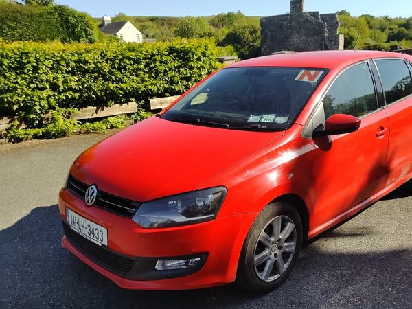 Volkswagen Polo Hatchback, Petrol, 2014, Red