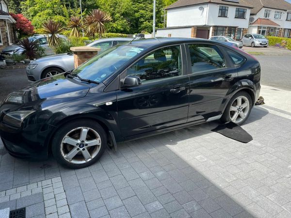 Ford Focus Hatchback, Petrol, 2008, Black