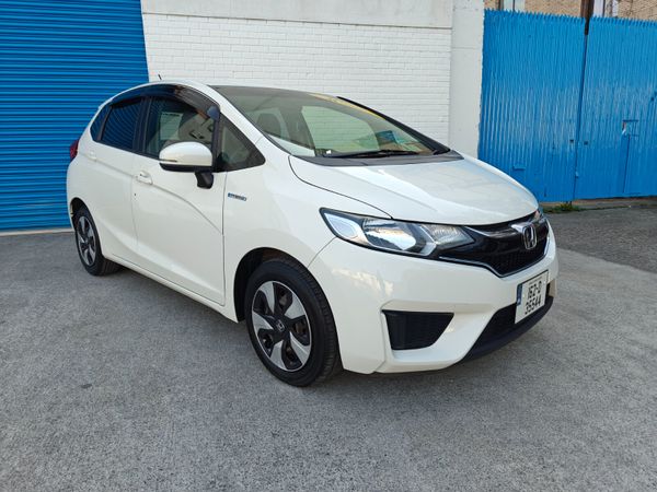 Honda Fit Hatchback, Petrol Hybrid, 2016, White