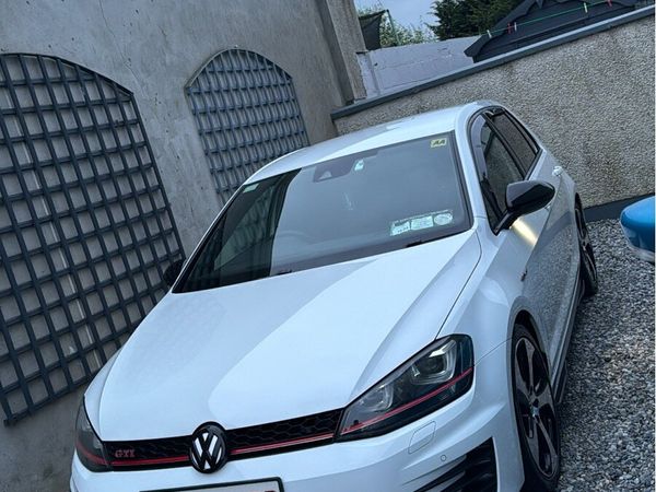 Volkswagen Golf Hatchback, Petrol, 2015, White