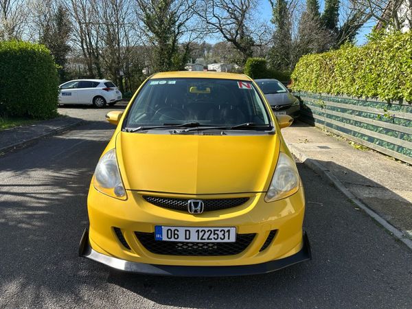 Honda Fit Hatchback, Petrol, 2006, Yellow