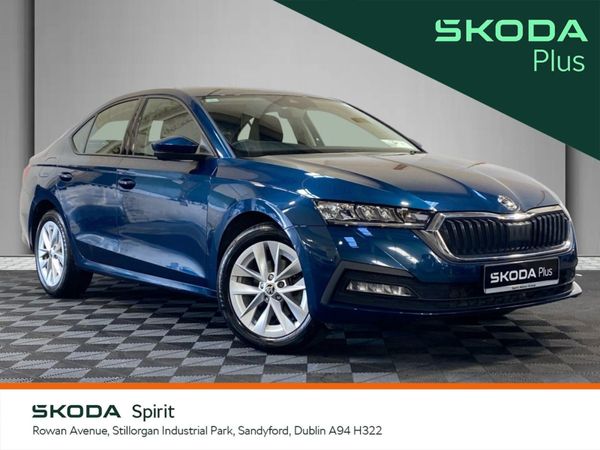 Skoda Octavia Saloon, Petrol Hybrid, 2024, Blue