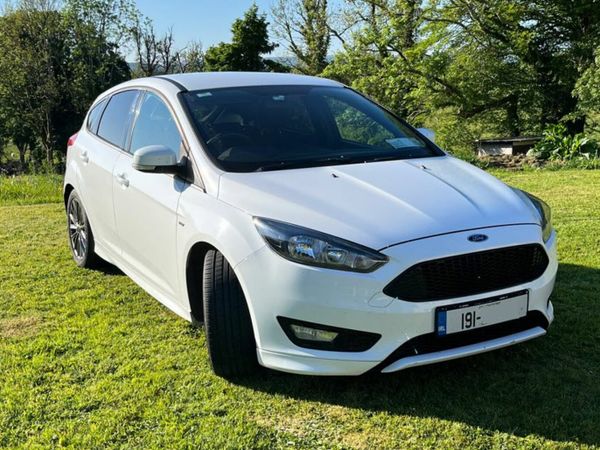 Ford Focus Hatchback, Petrol, 2019, White