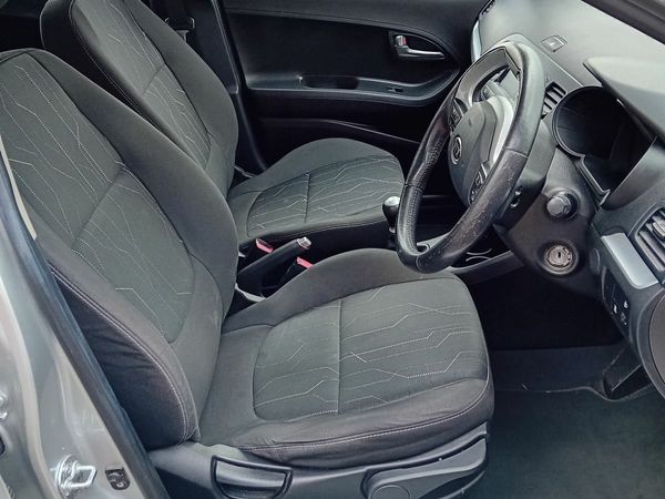 Kia Picanto Hatchback, Petrol, 2011, Silver