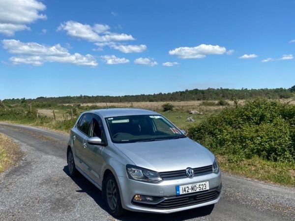 Volkswagen Polo Hatchback, Petrol, 2014, Silver