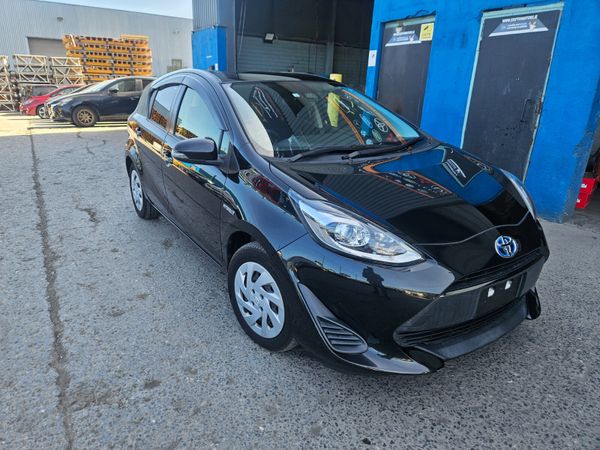 Toyota Aqua Hatchback, Petrol Hybrid, 2018, Black