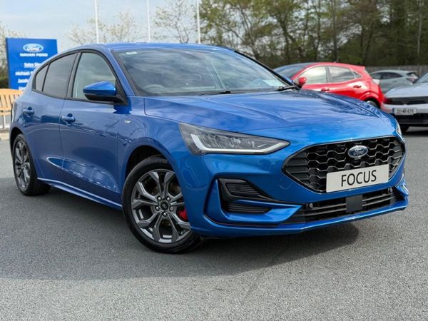 Ford Focus Hatchback, Petrol Hybrid, 2025, Blue