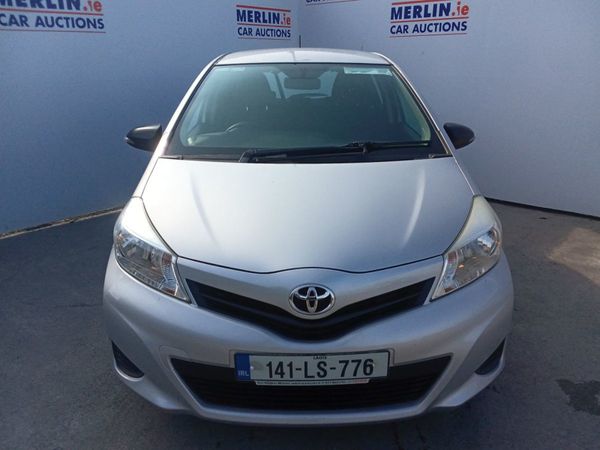 Toyota Yaris MPV, Petrol, 2014, Silver
