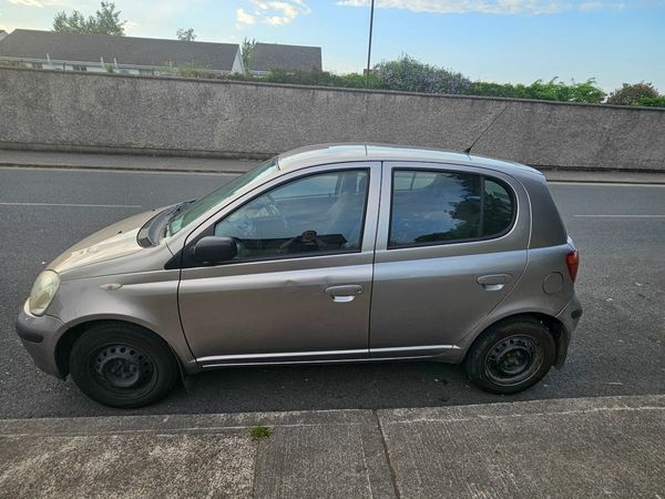 Toyota Yaris Hatchback, Petrol, 2005, Grey