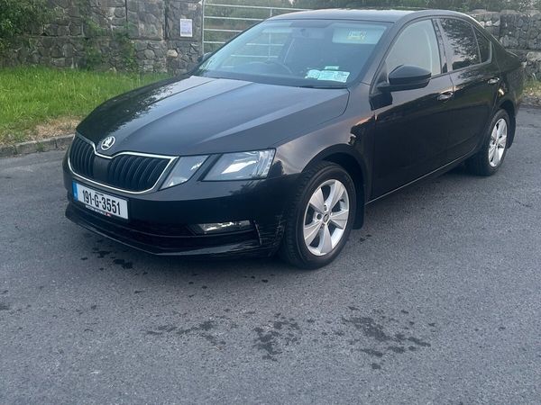 Skoda Octavia Saloon, Diesel, 2019, Black