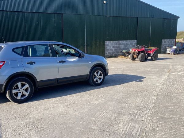 Nissan Qashqai Hatchback, Diesel, 2010, Grey