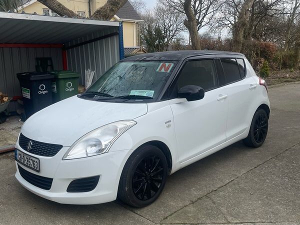 Suzuki Swift Hatchback, Diesel, 2013, White