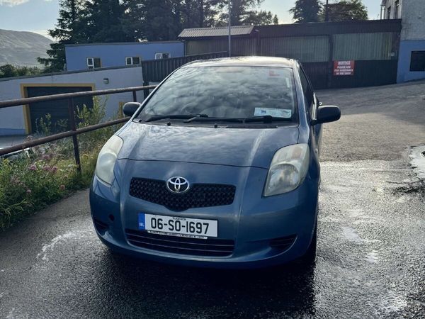 Toyota Yaris Hatchback, Petrol, 2006, Blue