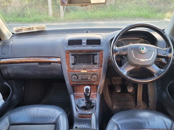 Skoda Octavia Saloon, Diesel, 2013, Beige