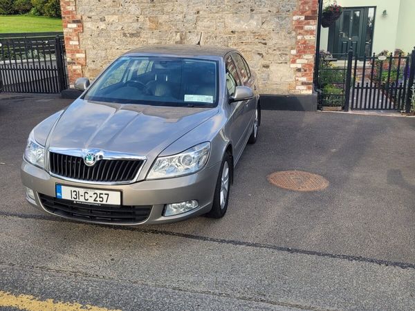 Skoda Octavia Saloon, Diesel, 2013, Beige