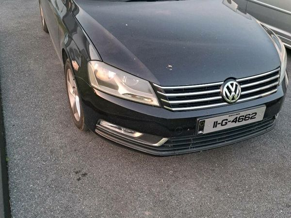 Volkswagen Passat Saloon, Diesel, 2011, Black
