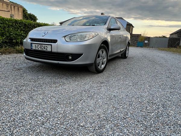 Renault Fluence Saloon, Diesel, 2011, Silver