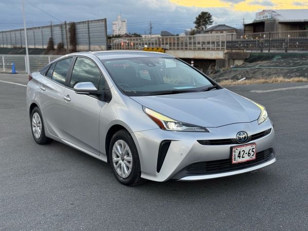 Toyota Prius Hatchback, Petrol Hybrid, 2021, Silver