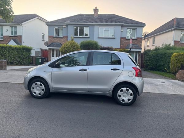 Toyota Yaris Hatchback, Petrol, 2007, Silver