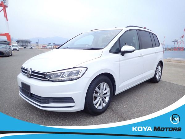 Volkswagen Touran MPV, Petrol, 2015, White