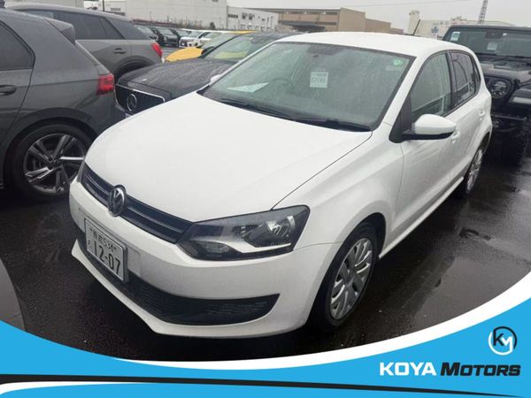 Volkswagen Polo Hatchback, Petrol, 2014, White