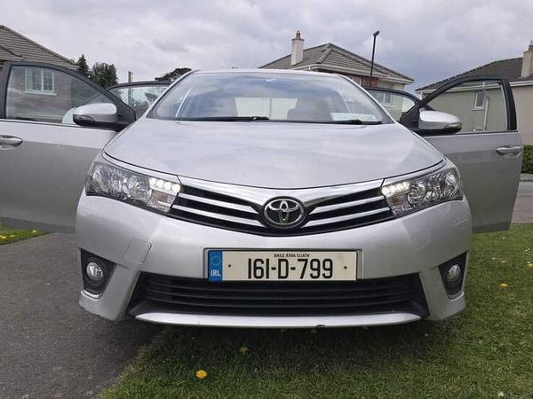 Toyota Corolla Saloon, Diesel, 2016, Silver