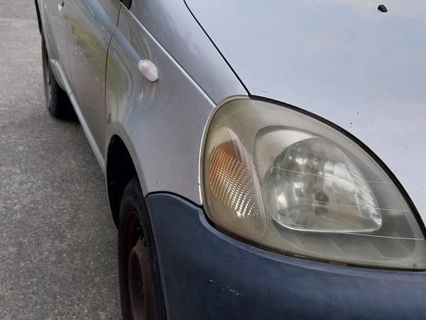 Toyota Yaris Hatchback, Petrol, 1999, Silver