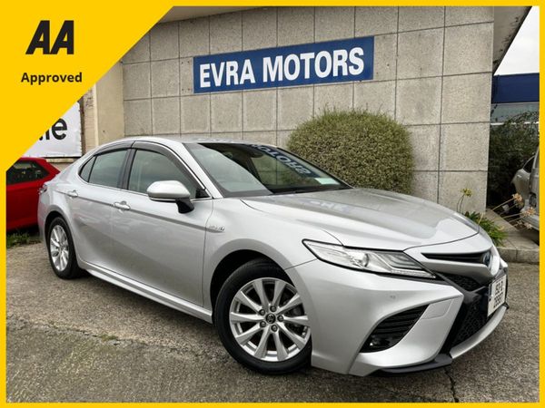 Toyota Camry Saloon, Hybrid, 2019, Silver