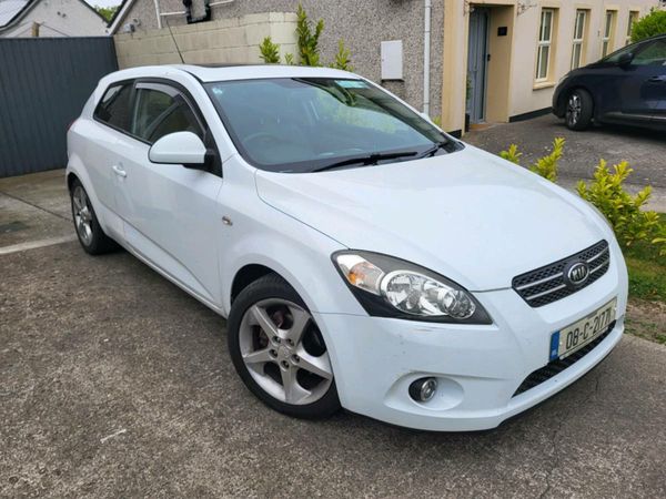 Kia Ceed Hatchback, Diesel, 2008, White