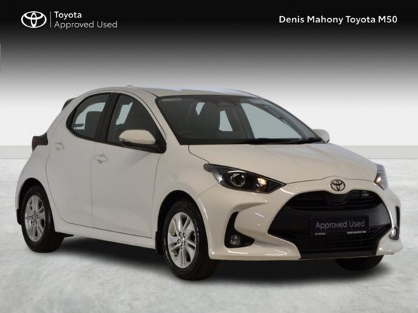 Toyota Yaris Hatchback, Petrol Hybrid, 2025, White
