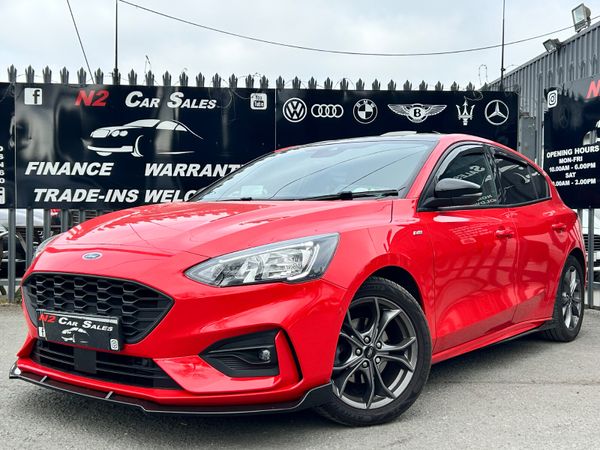 Ford Focus Hatchback, Petrol Hybrid, 2021, Red