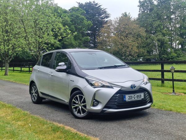 Toyota Yaris MPV, Petrol Hybrid, 2020, Grey