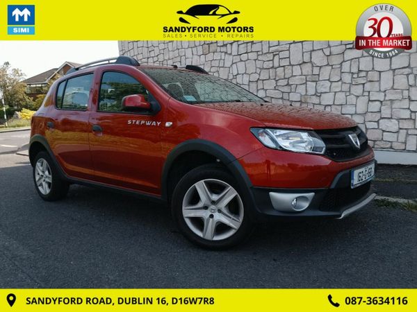 Dacia Sandero Hatchback, Petrol, 2016, Red