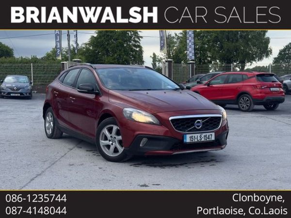 Volvo V40 Hatchback, Diesel, 2015, Red