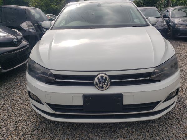 Volkswagen Polo Hatchback, Petrol, 2018, White