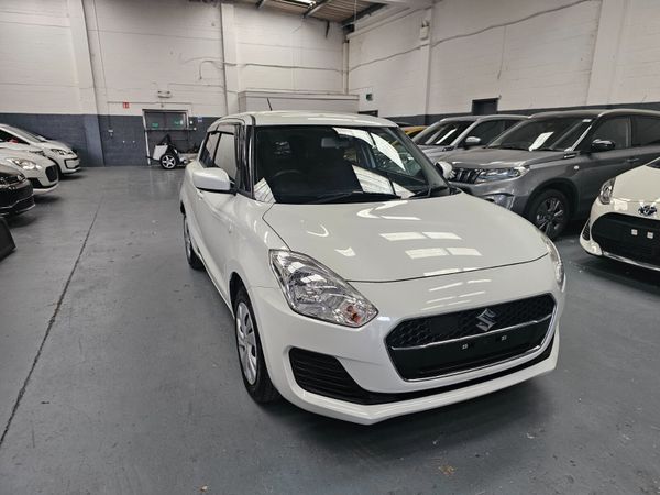 Suzuki Swift Hatchback, Petrol, 2019, White