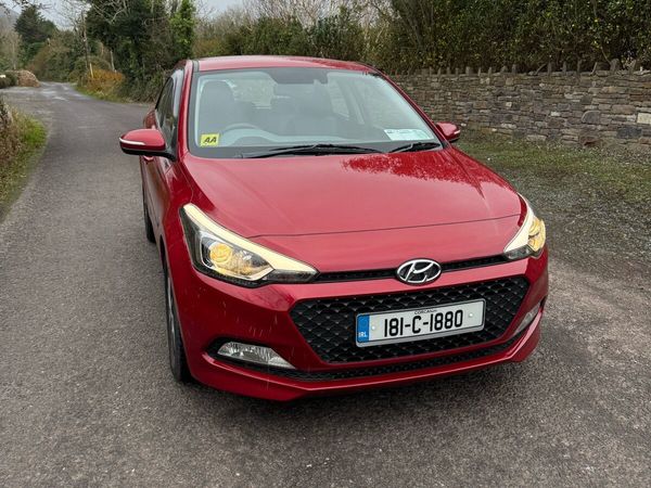 Hyundai i20 Hatchback, Petrol, 2018, Red
