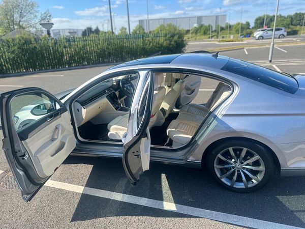 Volkswagen Passat Saloon, Petrol Hybrid, 2018, Silver