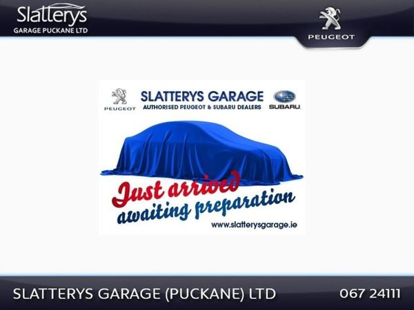 Peugeot 2008 MPV, Petrol, 2022, Red