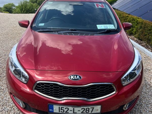 Kia Ceed Hatchback, Diesel, 2015, Red