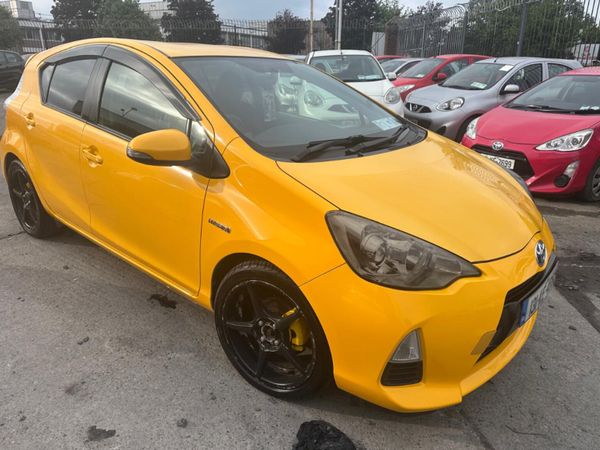Toyota Aqua Hatchback, Petrol Hybrid, 2013, Yellow