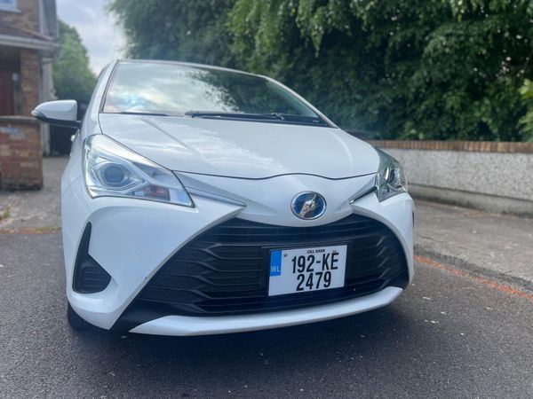 Toyota Vitz Hatchback, Petrol Hybrid, 2019, White