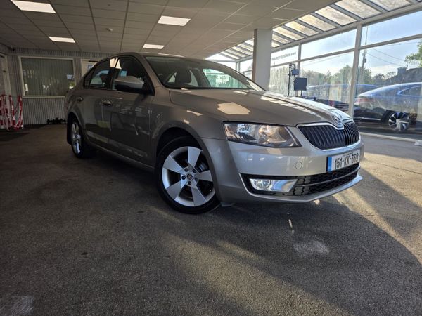 Skoda Octavia Saloon, Diesel, 2015, Beige